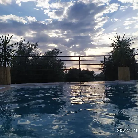 فيلة Fethye Oeluedeniz Aykurt Karapinar (Aegean)